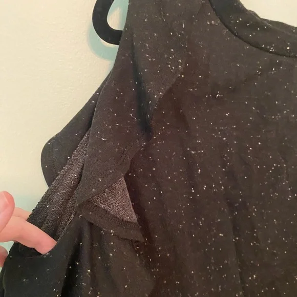 Open shoulder ruffle maternity sweater - Picture 4 of 7